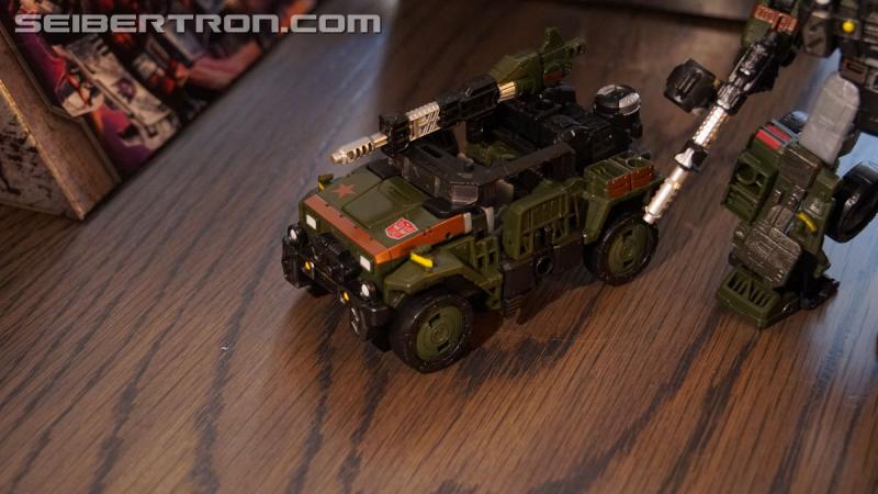 NYCC 2018: War for Cybertron Wave 1 Unboxing Event - Transformers Event: DSC08906