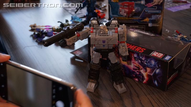 NYCC 2018 - War for Cybertron Wave 1 Unboxing Event