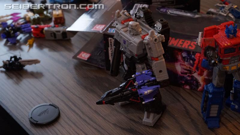 NYCC 2018: War for Cybertron Wave 1 Unboxing Event - Transformers Event: DSC08921