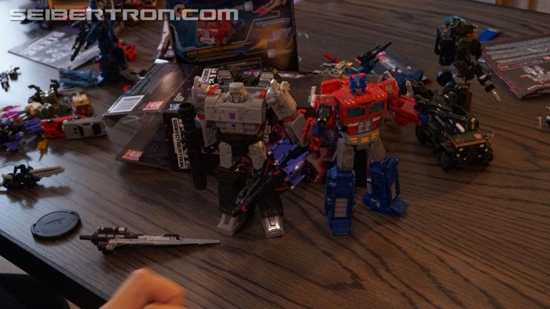 NYCC 2018 - War for Cybertron Wave 1 Unboxing Event