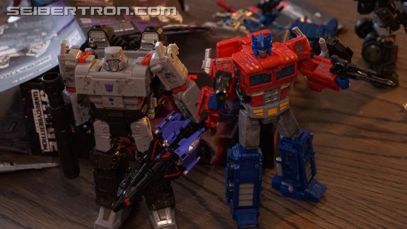 NYCC 2018: War for Cybertron Wave 1 Unboxing Event - Transformers Event: DSC08925