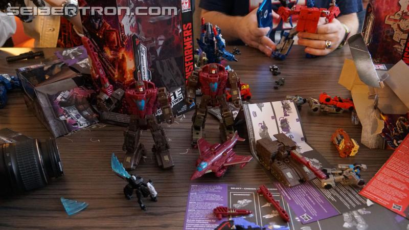 NYCC 2018: War for Cybertron Wave 1 Unboxing Event - Transformers Event: DSC08958