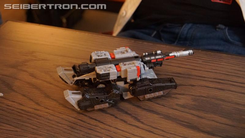 NYCC 2018: War for Cybertron Wave 1 Unboxing Event - Transformers Event: DSC08962