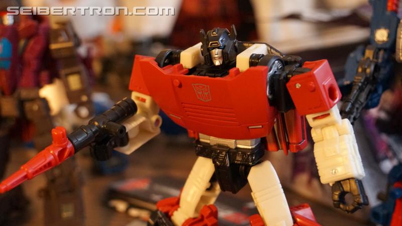 NYCC 2018: War for Cybertron Wave 1 Unboxing Event - Transformers Event: DSC08966