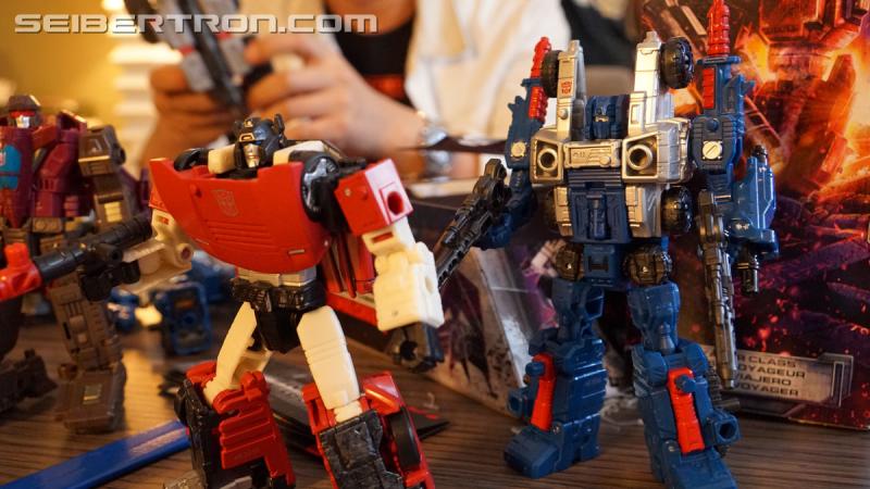 NYCC 2018: War for Cybertron Wave 1 Unboxing Event - Transformers Event: DSC08968
