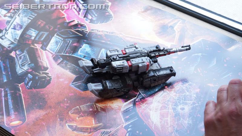 NYCC 2018: War for Cybertron Wave 1 Unboxing Event - Transformers Event: DSC08973