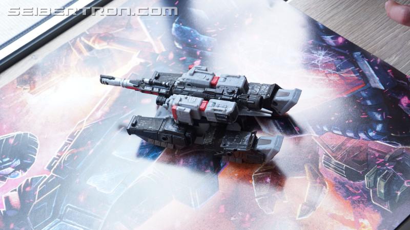 Transformers News: Unboxing Event gallery and video for Transformers War for Cybertron: SIEGE