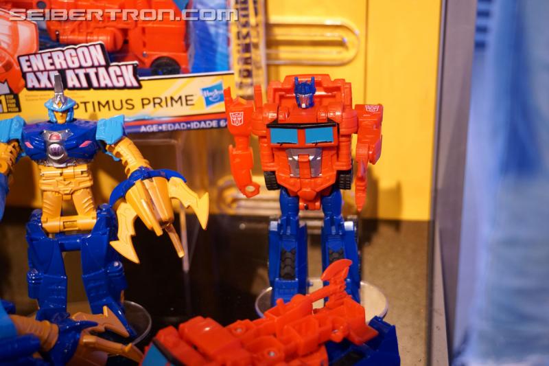 Toy Fair 2019 - Transformers Cyberverse and Cyberverse Power of the Spark