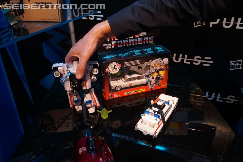 Toy Fair 2019: Transformers X Ghostbusters Collaboration Ecto-1 / Ectotron - Transformers Event: DSC07640