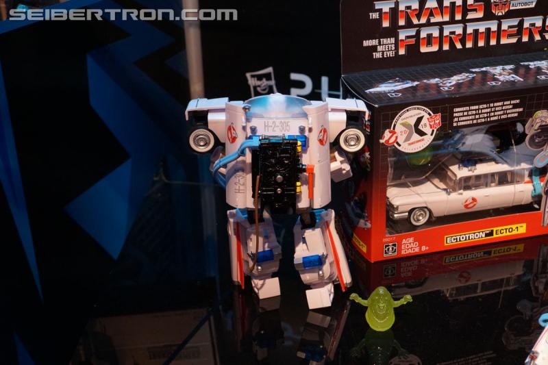 Toy Fair 2019 - Transformers X Ghostbusters Collaboration Ecto-1 / Ectotron