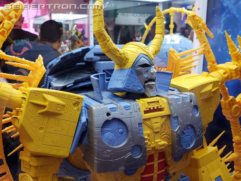 SDCC 2019 - HasLab Transformers War for Cybertron Unicron