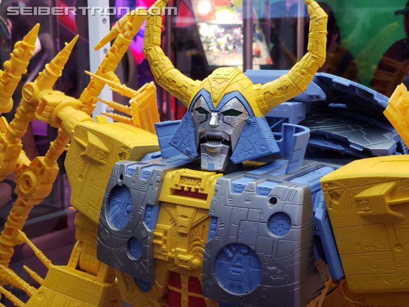 SDCC 2019 - HasLab Transformers War for Cybertron Unicron