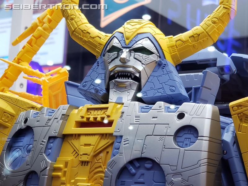SDCC 2019: HasLab Transformers War for Cybertron Unicron - Transformers Event: 20190717 183324a