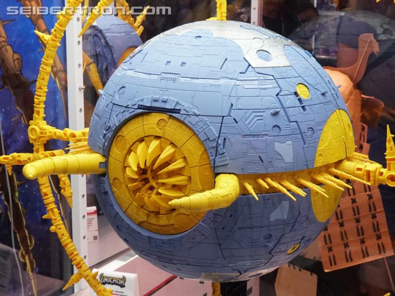 SDCC 2019: HasLab Transformers War for Cybertron Unicron - Transformers Event: DSC08913b