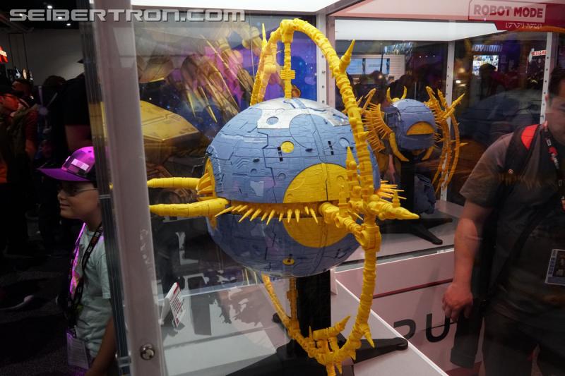 SDCC 2019: HasLab Transformers War for Cybertron Unicron - Transformers Event: DSC08919