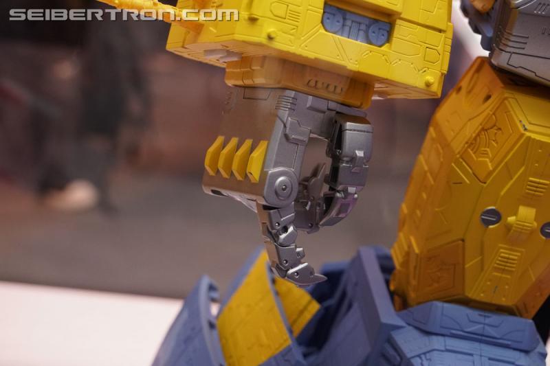 SDCC 2019: HasLab Transformers War for Cybertron Unicron - Transformers Event: DSC08931