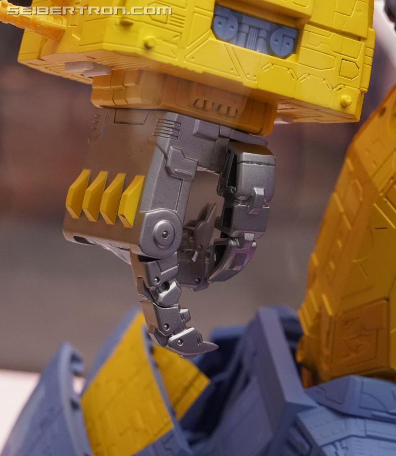 SDCC 2019: HasLab Transformers War for Cybertron Unicron - Transformers Event: DSC08931a