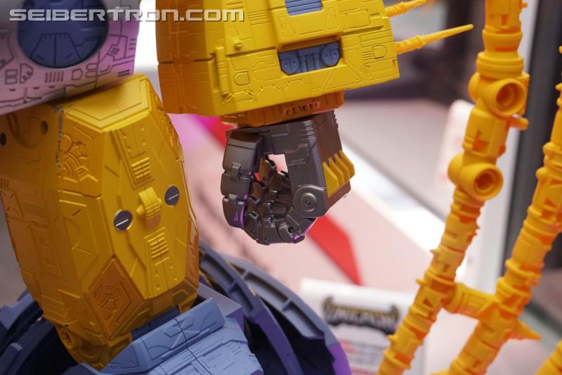 SDCC 2019: HasLab Transformers War for Cybertron Unicron - Transformers Event: DSC08932