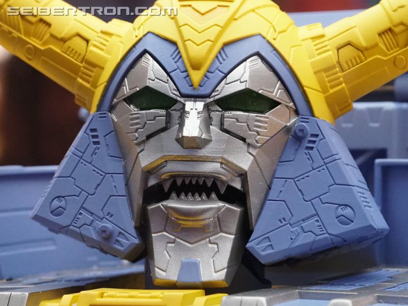 SDCC 2019: HasLab Transformers War for Cybertron Unicron - Transformers Event: DSC08934a