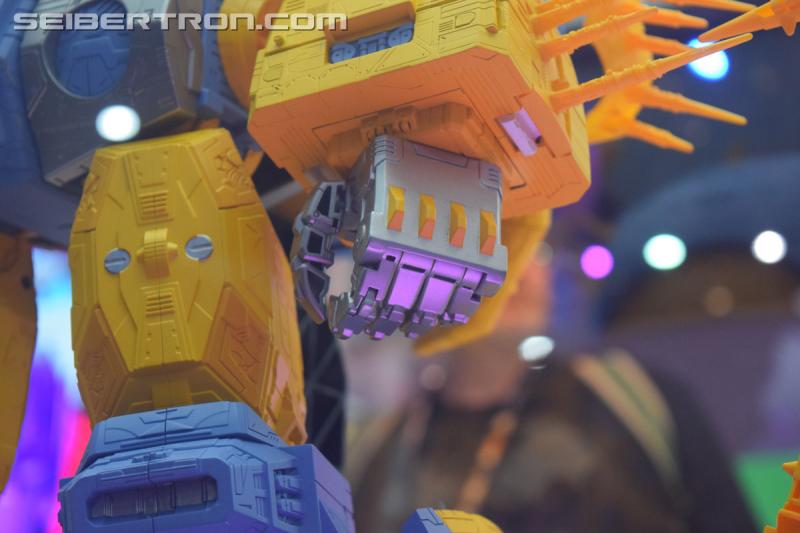 SDCC 2019: HasLab Transformers War for Cybertron Unicron - Transformers Event: DSC 0081