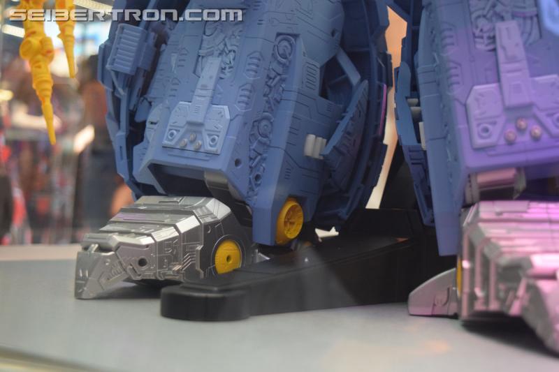 SDCC 2019: HasLab Transformers War for Cybertron Unicron - Transformers Event: DSC 0082