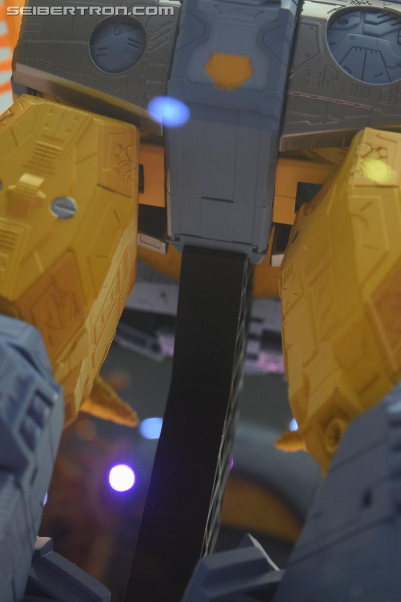 SDCC 2019: HasLab Transformers War for Cybertron Unicron - Transformers Event: DSC 0083