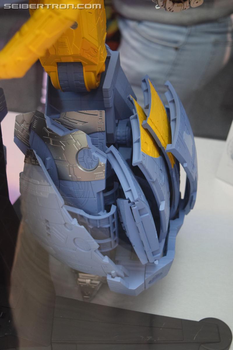 SDCC 2019: HasLab Transformers War for Cybertron Unicron - Transformers Event: DSC 0088