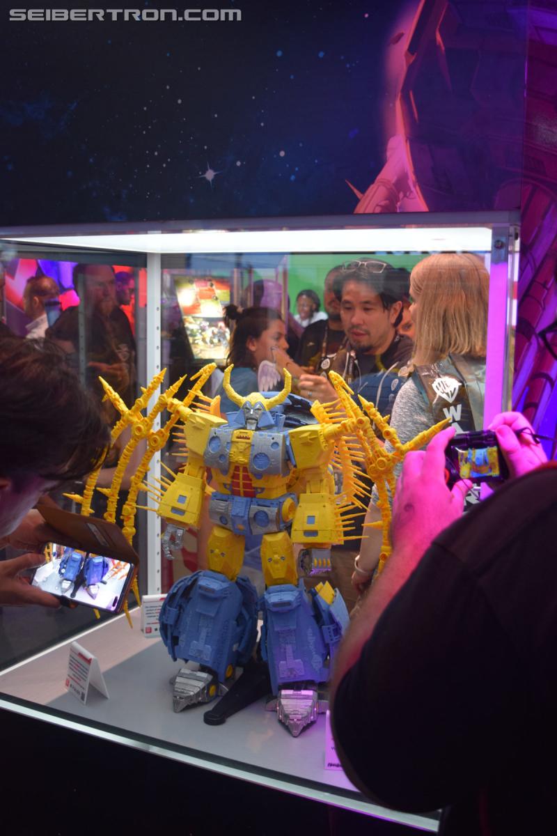 SDCC 2019: HasLab Transformers War for Cybertron Unicron - Transformers Event: DSC 1129