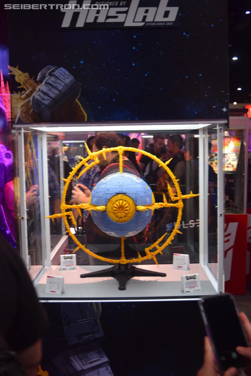SDCC 2019: HasLab Transformers War for Cybertron Unicron - Transformers Event: DSC 1131