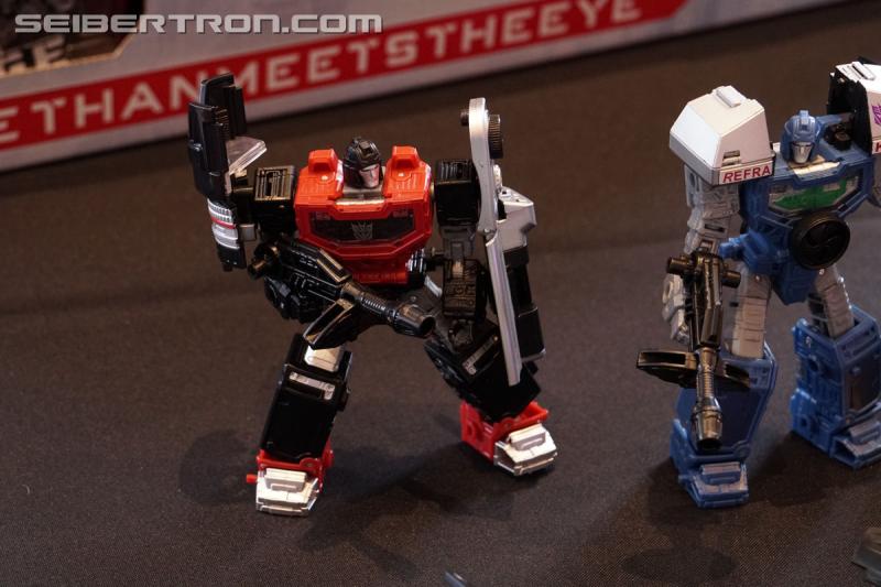 SDCC 2019: Breakfast Press Event: Transformers Refraktor Camera Set, Soundblaster and Bluestreak - Transformers Event: DSC08320