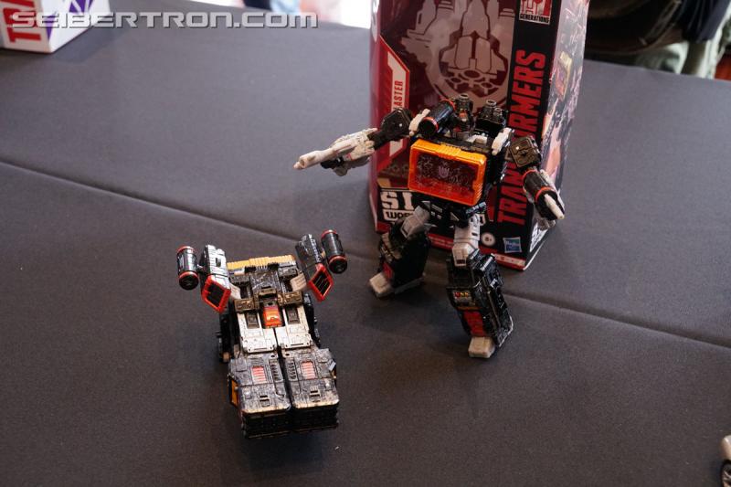 SDCC 2019: Breakfast Press Event: Transformers Refraktor Camera Set, Soundblaster and Bluestreak - Transformers Event: DSC08340
