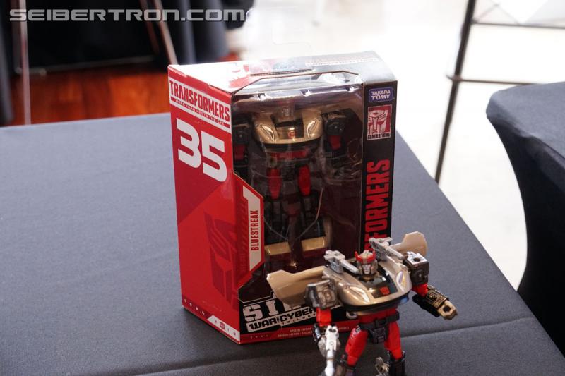 SDCC 2019 - Breakfast Press Event: Transformers Refraktor Camera Set, Soundblaster and Bluestreak