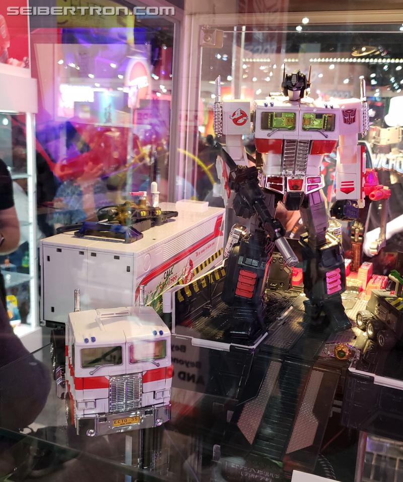 SDCC 2019: SDCC exclusive Transformers Ghostbusters MP-10G Optimus Prime - Transformers Event: 20190717 194520a