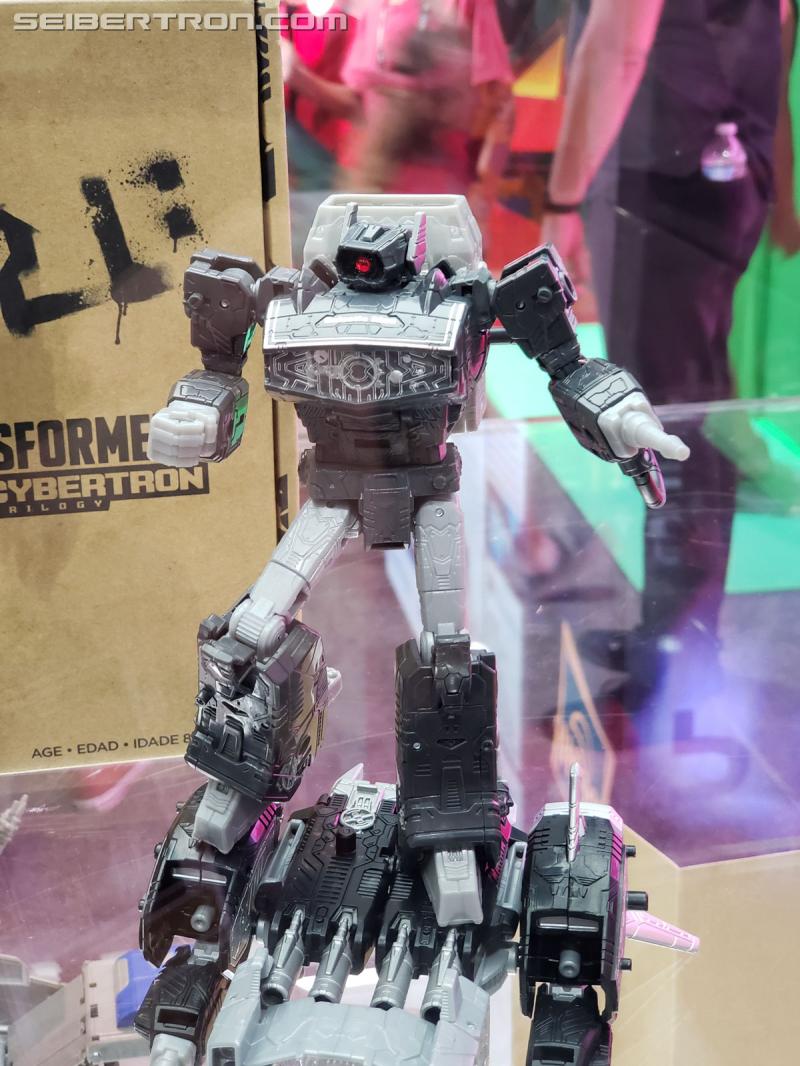 SDCC 2019: Transformers Generations Selects - Transformers Event: 20190717 185500