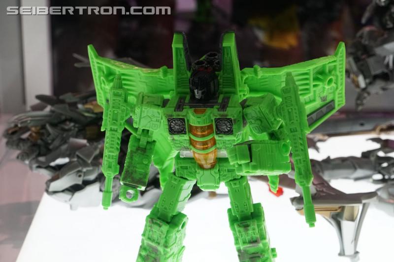 SDCC 2019: Transformers War for Cybertron SIEGE Rainmakers Set - Transformers Event: DSC08832