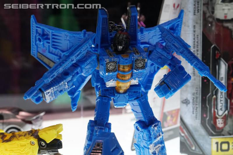 SDCC 2019: Transformers War for Cybertron SIEGE Rainmakers Set - Transformers Event: DSC08838