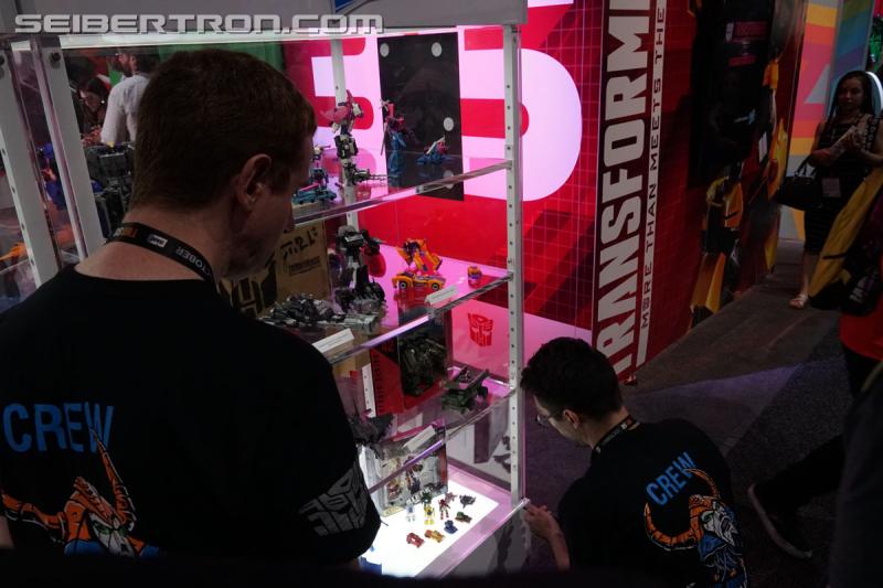 SDCC 2019: Transformers War for Cybertron SIEGE Rainmakers Set - Transformers Event: DSC08841
