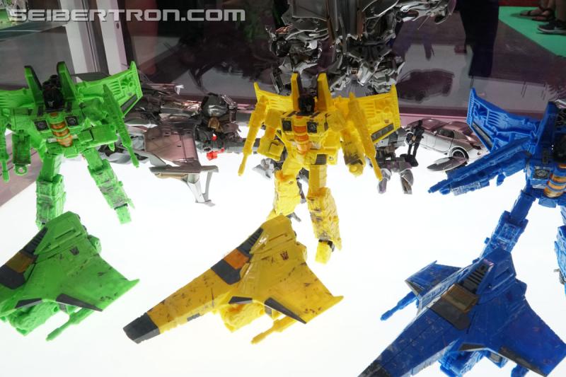 SDCC 2019 - Transformers War for Cybertron SIEGE Rainmakers Set
