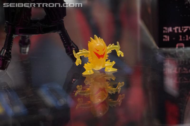 SDCC 2019: Transformers War for Cybertron SIEGE Refraktor 3-pack - Transformers Event: DSC08789
