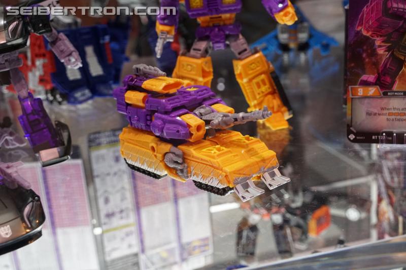 SDCC 2019: Transformers War for Cybertron SIEGE New Product Reveals - Transformers Event: DSC08743