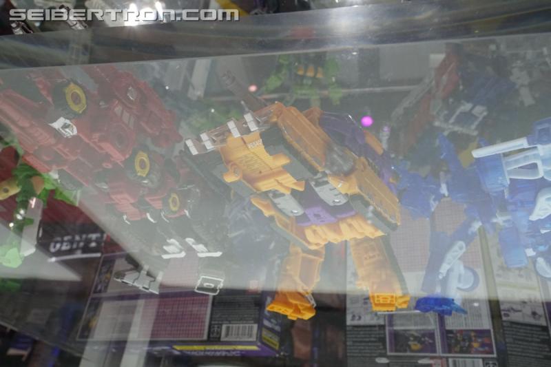 SDCC 2019: Transformers War for Cybertron SIEGE New Product Reveals - Transformers Event: DSC08755
