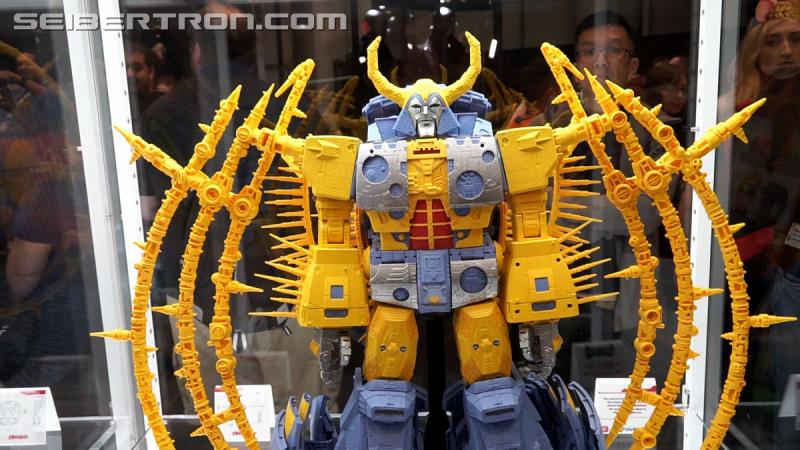 Transformers News: Hasbro unveils Earthrise Starscream, teases Scorponok and more during #NYCC Transformers live stream