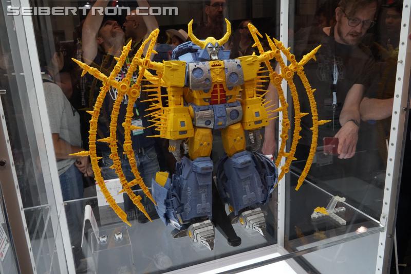 NYCC 2019: Transformers War for Cybertron Unicron - Transformers Event: DSC05384