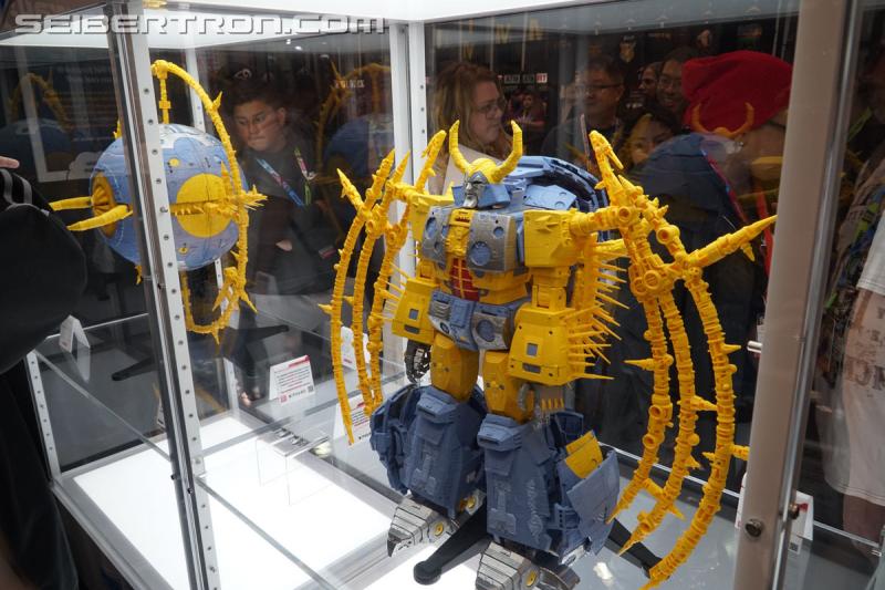 NYCC 2019: Transformers War for Cybertron Unicron - Transformers Event: DSC05406