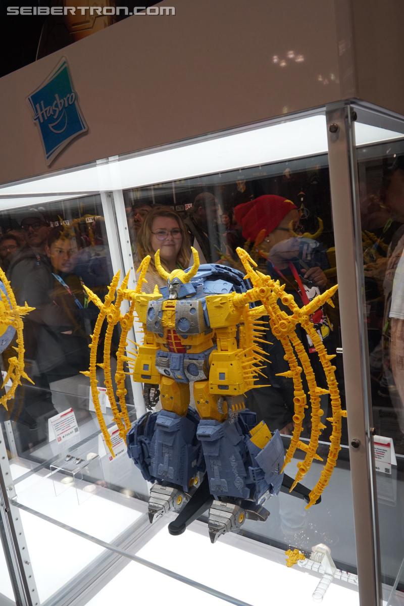 NYCC 2019: Transformers War for Cybertron Unicron - Transformers Event: DSC05407
