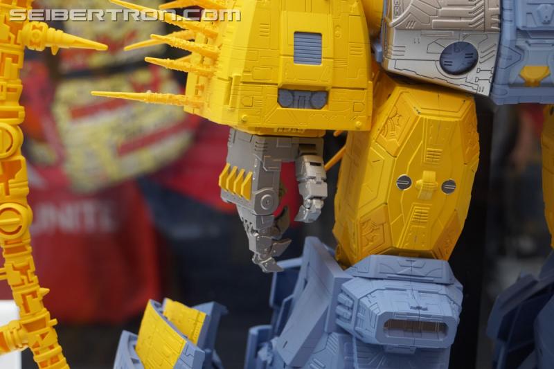 NYCC 2019: Transformers War for Cybertron Unicron - Transformers Event: DSC05430