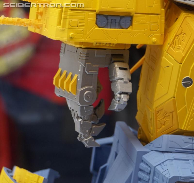 NYCC 2019: Transformers War for Cybertron Unicron - Transformers Event: DSC05430a