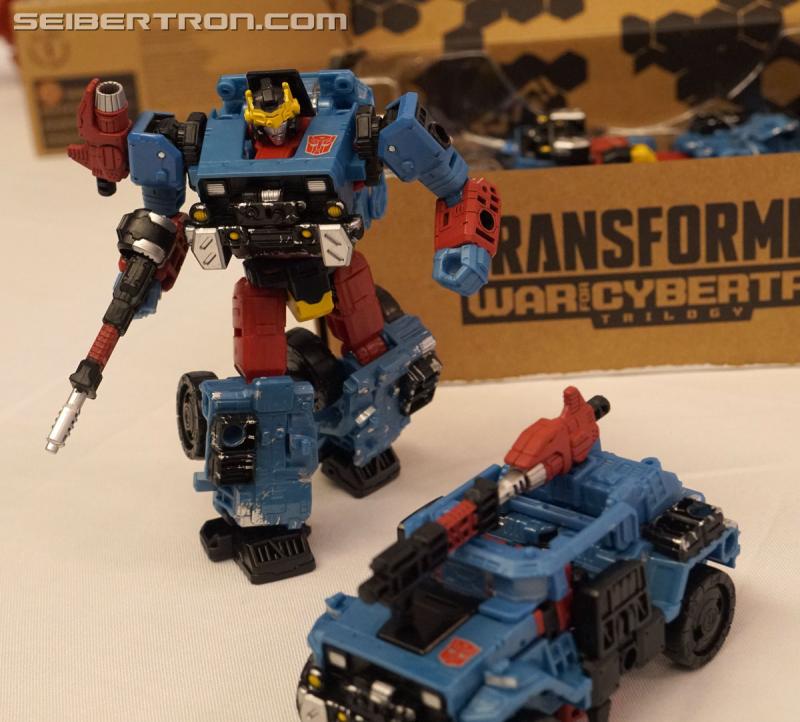 NYCC 2019: Generations Selects and 35th Anniversary reveals - Transformers Event: DSC05600a