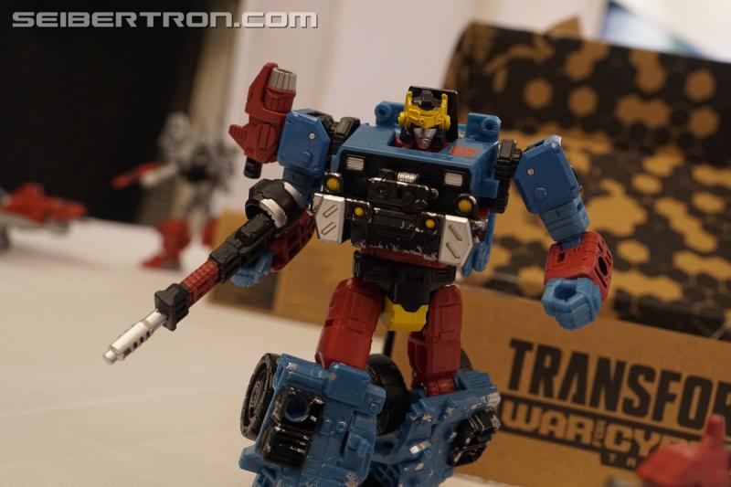 NYCC 2019: Generations Selects and 35th Anniversary reveals - Transformers Event: DSC05601