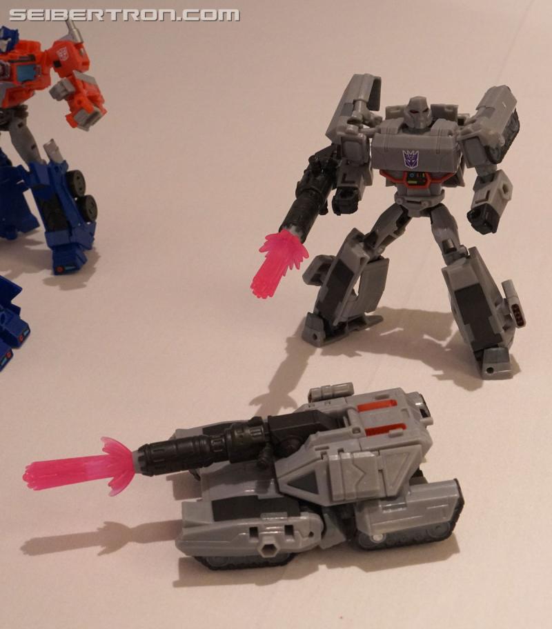 NYCC 2019: Transformers Cyberverse Deluxe Class reveals - Transformers Event: DSC05561a